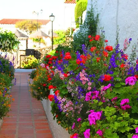 El Capistrano Guy P. Way Apartman