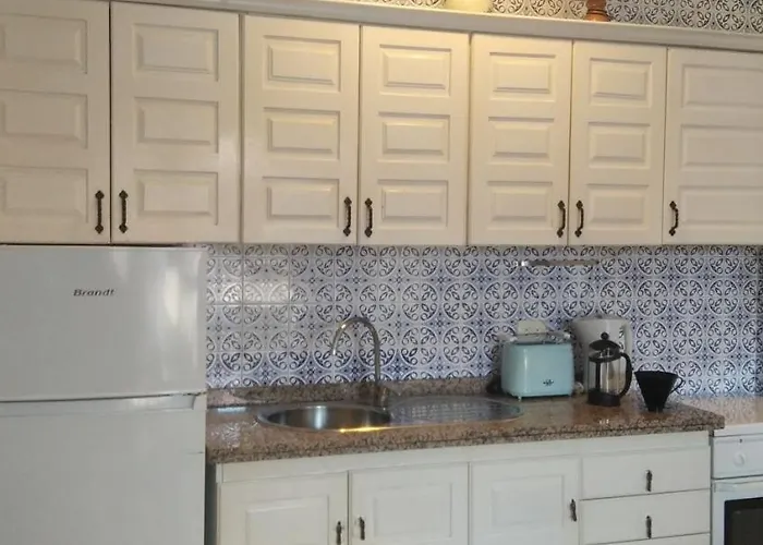 El Capistrano Guy P. Way Нерха