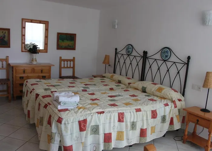 Апартаменти El Capistrano Guy P. Way *