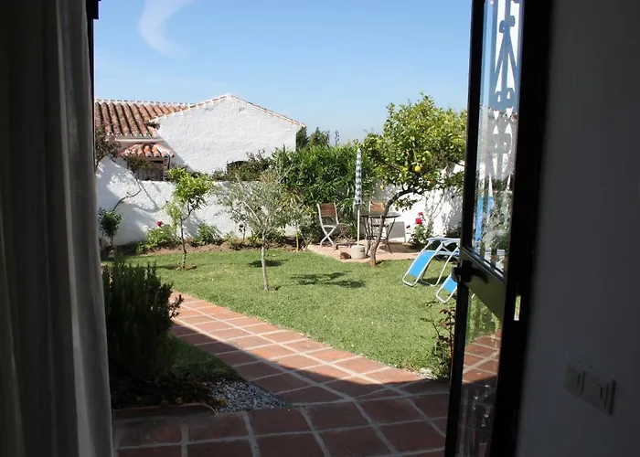 Апартаменти El Capistrano Guy P. Way