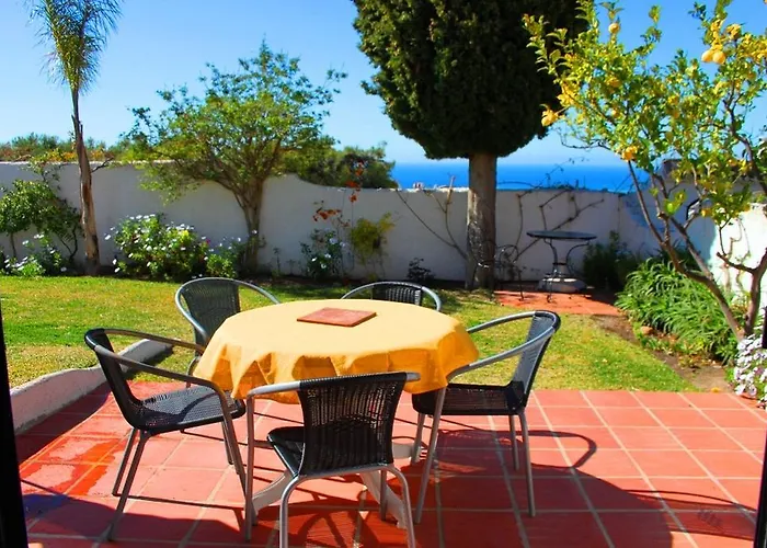 El Capistrano Guy P. Way Нерха