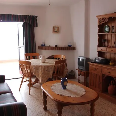 El Capistrano Guy P. Way דירה